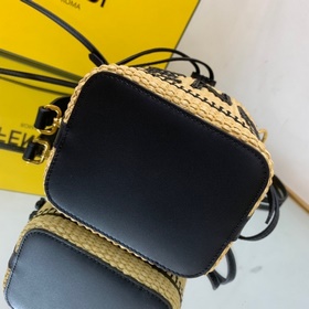 FENDI Плетеный мешок Сумка-ведро из соломы с высокой эстетическо