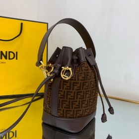 FENDI Мини-сумка-бакет из двухслойной кожи С черным и коричневым