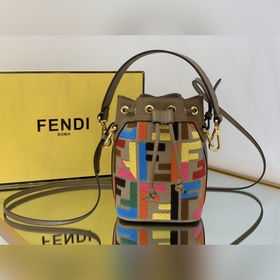 FENDI  Мини-сумка-бакет из кожи первого слоя фланелевый коричне