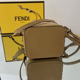 FENDI  Мини-сумка-бакет из кожи первого слоя фланелевый коричнев
