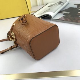 FENDI Сумка-ведро Mon Tresor Размеры 12*18*10 см, новейшая модел