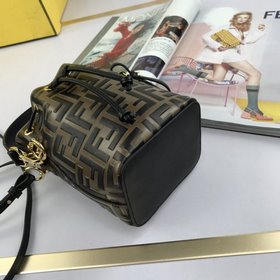 FENDI Сумка-ведро Mon Tresor Размеры 12*18*10 см, новейшая модел