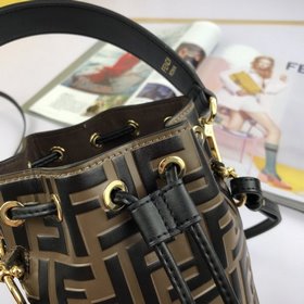 FENDI Сумка-ведро Mon Tresor Размеры 12*18*10 см, новейшая модел