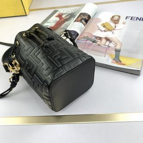 FENDI Сумка-ведро Mon Tresor Размеры 12*18*10 см, новейшая модел