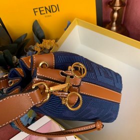 Новая сумка FENDI в форме ведерка С шнурком и фирменными деталями