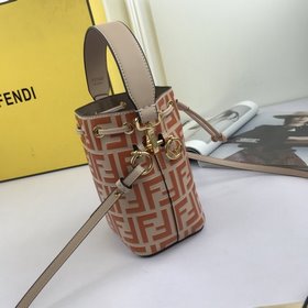 FENDI Сумка-ведро Mon Tresor Размеры 12*18*10 см, новейшая модел