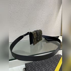 FENDI Номер BD96181300 Сумка через плечо