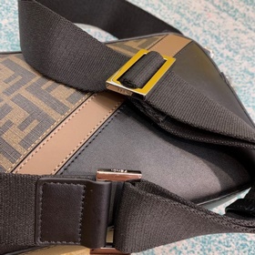 FENDI Компактная сумка через плечо с застежкой-молнией Регулируе