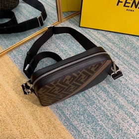 FENDI Компактная сумка через плечо с застежкой-молнией Регулируе