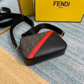 FENDI Компактная сумка через плечо с застежкой-молнией Регулируе