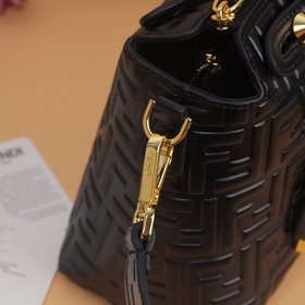 FENDI By The Way подушка-сумка Модель： 8809 Светло-коричневый и 