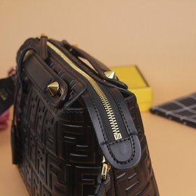 FENDI By The Way подушка-сумка Модель： 8809 Светло-коричневый и 