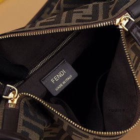 FENDI Мужская сумка из ткани FENDI Модель： 6512 (маленькая)： кор