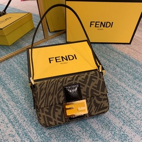 FENDI  Летняя капсульная коллекция Необычные украшения на холсте