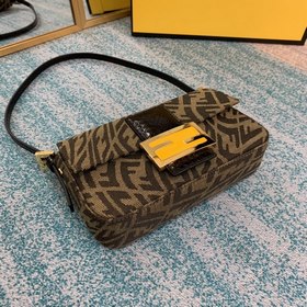 FENDI  Летняя капсульная коллекция Необычные украшения на холсте