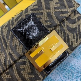 FENDI  Летняя капсульная коллекция Необычные украшения на холсте