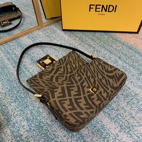 FENDI  Летняя капсульная коллекция Необычные украшения на холсте