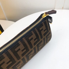 FENDI Сумка-батон с классическим принтом, подержанная. Самая поп