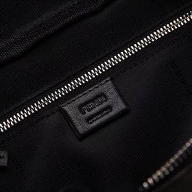 FENDI Поясная сумка с застежкой-молнией и сумка через плечо с рег