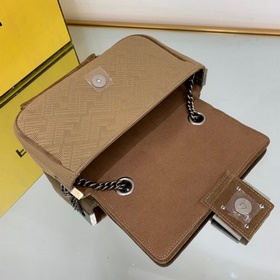 FENDI Средняя сумка с цепочным ремнем через плечо, из красного в