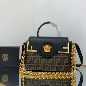 FENDI в большом количестве барочных узоров Золотой барочный прин