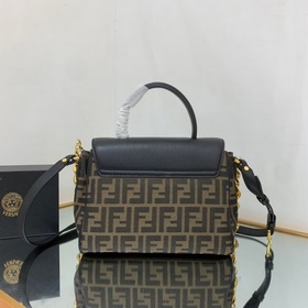 FENDI в большом количестве барочных узоров Золотой барочный прин
