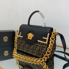FENDI в большом количестве барочных узоров Золотой барочный прин
