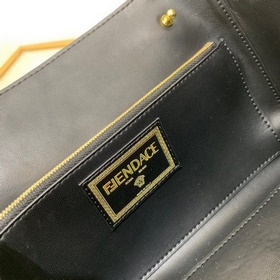 FENDI в большом количестве барочных узоров Золотой барочный прин