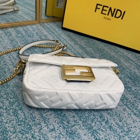 FENDI Усовершенствованная версия Культовая мини-сумка Baguette с