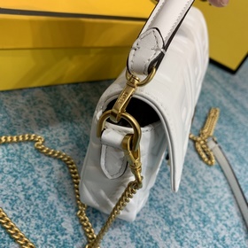 FENDI Усовершенствованная версия Культовая мини-сумка Baguette с