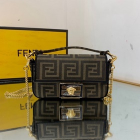 FENDI Совместная коллекция Сумка-багет с квадратной сумкой-багет
