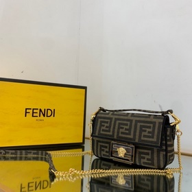 FENDI Совместная коллекция Сумка-багет с квадратной сумкой-багет