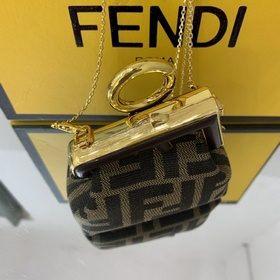 FENDI Мини-сумка из кожи цвета кофе с классическим Оригинальная 