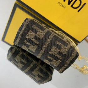 FENDI Мини-сумка из кожи цвета кофе с классическим Оригинальная 
