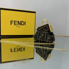 FENDI Мини-сумка из кожи цвета кофе с классическим Оригинальная 