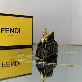 FENDI Мини-сумка из кожи цвета кофе с классическим Оригинальная 
