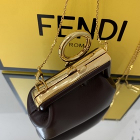 FENDI Мини-размер, кофейный цвет Новая модель First Первая модел