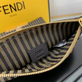 FENDI Мини-сумка геометрической формы из черной кожи С металличе