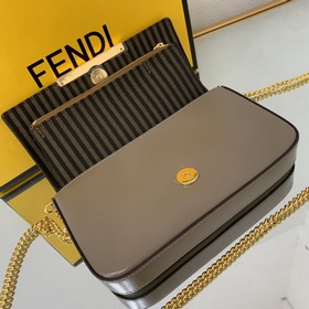 FENDI Мини-сумка геометрической формы из кожи цвета карамельного
