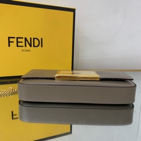 FENDI Мини-сумка геометрической формы из кожи цвета карамельного