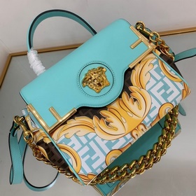 FENDI В большом количестве светло-голубой барочный узор в сочета
