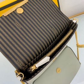 FENDI  Мини-сумка геометрической формы из белой кожи С металличе