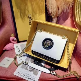 FENDI  Новейшая мини-сумка с клапаном на весну-лето, с фирменным