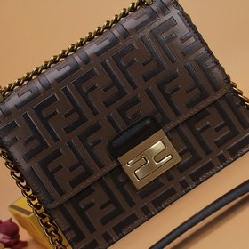 FENDI Сумка через плечо с цепочкой Модель： 8839 Кофейный Размер