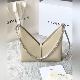 Givenchy Представляем новую сумку V-образного кроя. Французская