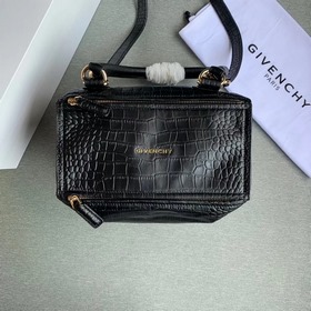 Givenchy Кожа с тиснением под кожу крокодила, золотая фурнитура,