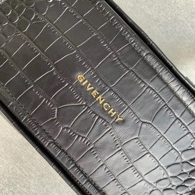 Givenchy Кожа с тиснением под крокодил, золотая фурнитура, 100% 
