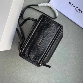 Givenchy Кожа с тиснением под крокодил, золотая фурнитура, 100% 