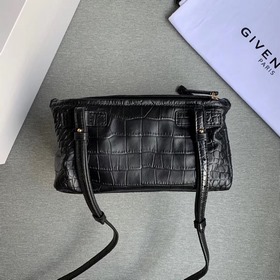 Givenchy Кожа с тиснением под крокодил, золотая фурнитура, 100% 