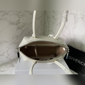 Givenchy Новая сумка Уникальный замок-аксессуар выглядит очень с